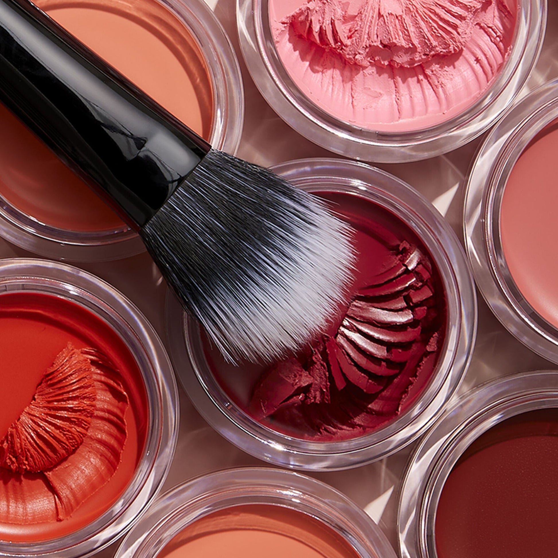 putty-blush-brush-h1 011321_PuttyBlush-Brush_V2_COMP_Final_IGF2.jpg