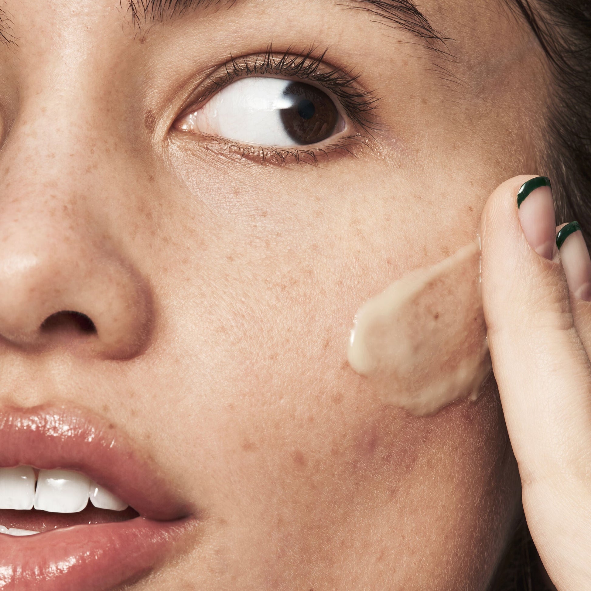 blemish-breakthrough-acne-calming-water-cream-z5 021522_Isabella_Acne_After_0462_FINAL_IGF_9e5f70b6-f47c-4bf3-9a7f-a9f223867f61.jpg