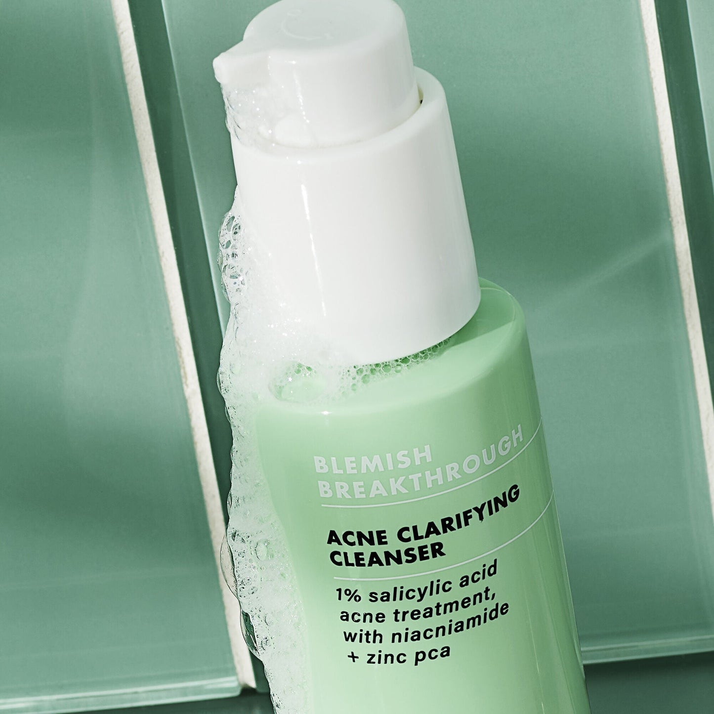 blemish-breakthrough-acne-clarifying-cleanser-e4 02_021622_SL_BT_Cleanser_Back_Lighter_0129_FStack_FINAL_IGF_V2_eb5b7c7b-2de7-4b4a-8d54-43ee3b07523f.jpg