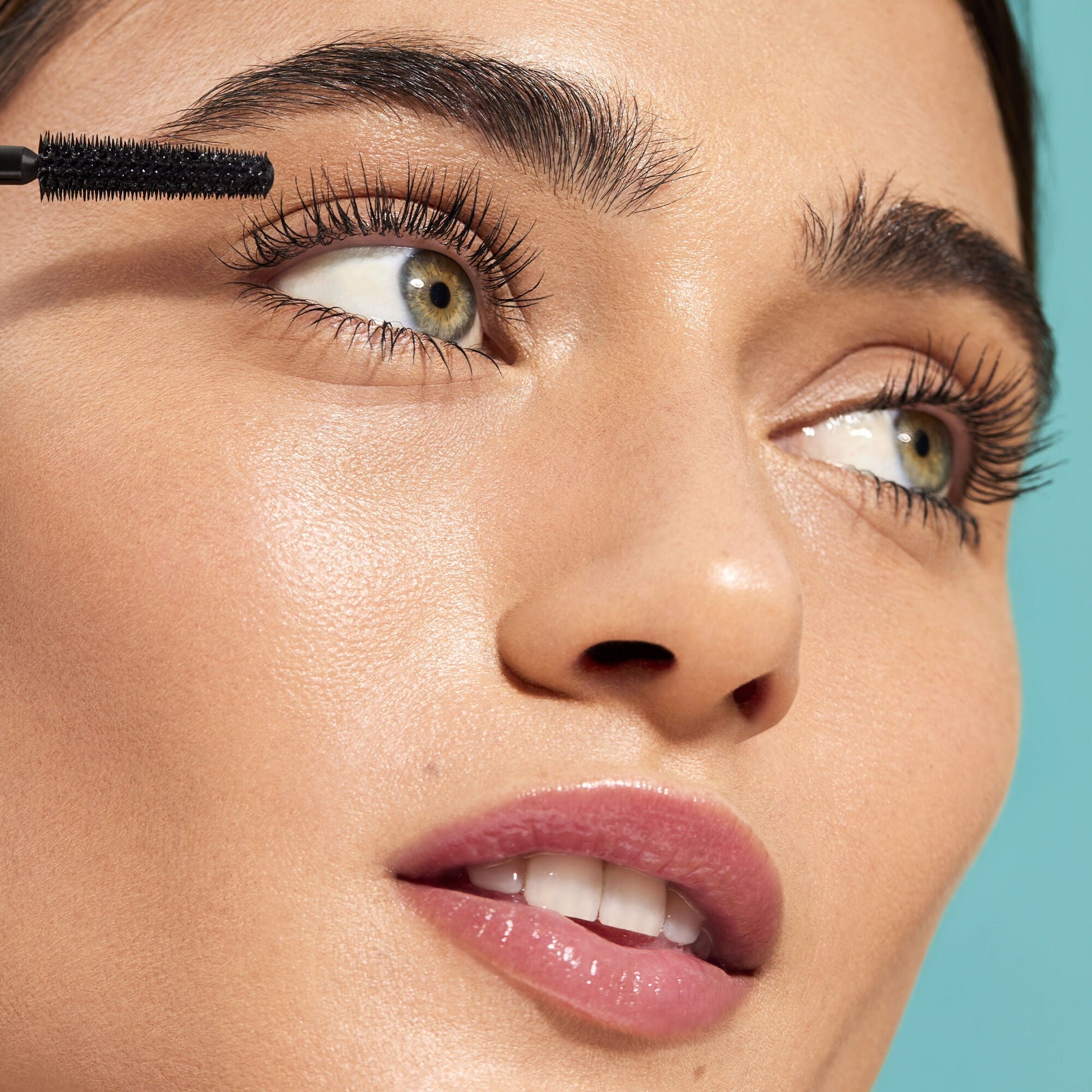 lash-xtndr-mascara-d4 060623_Lexi_LashXtndr_Look1_093_v4_RGB_IGF.jpg