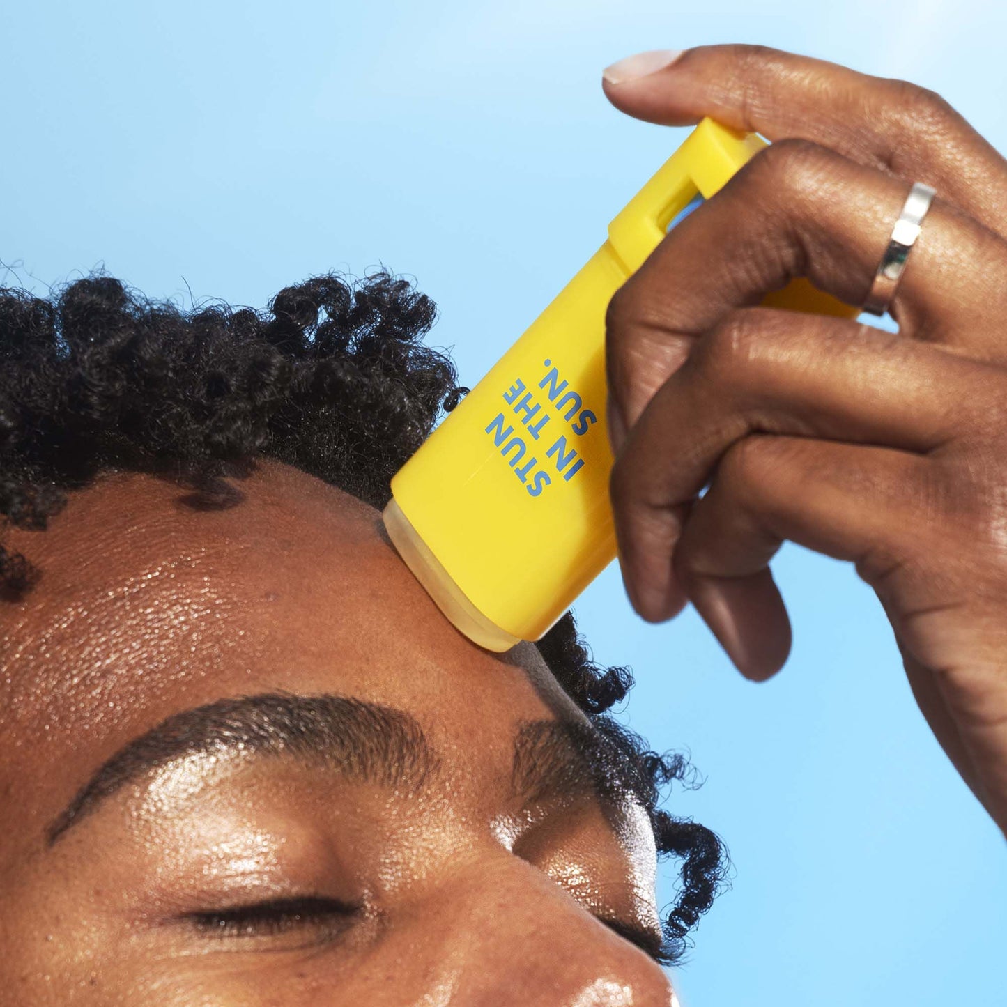 suntouchable-invisi-stick-spf-50-t7 060624_Mikel_InvisiStick_0107_v2_IGF.jpg