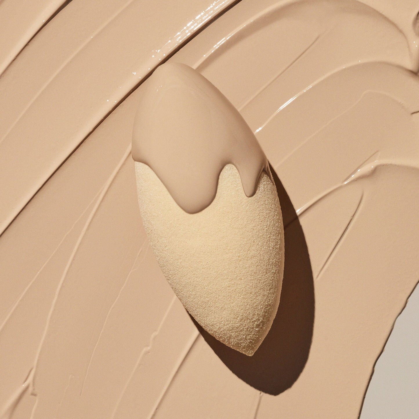 camo-concealer-sponge-c0 07312020_CamoSponge_009_IGF.jpg
