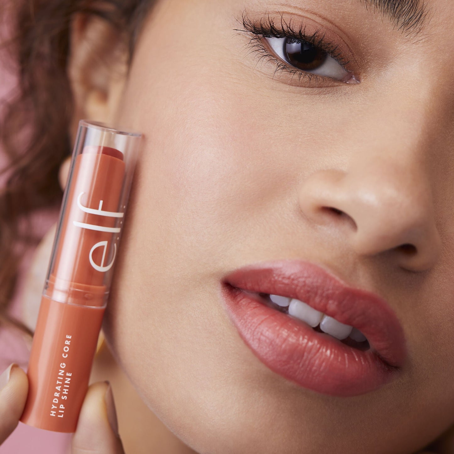 hydrating-core-lip-shine-p8 08112020_Alyssa_AmpItUp-0157_IGF_0dcd7b08-d8a1-41c3-a293-6fb7fa4ca7dd.jpg