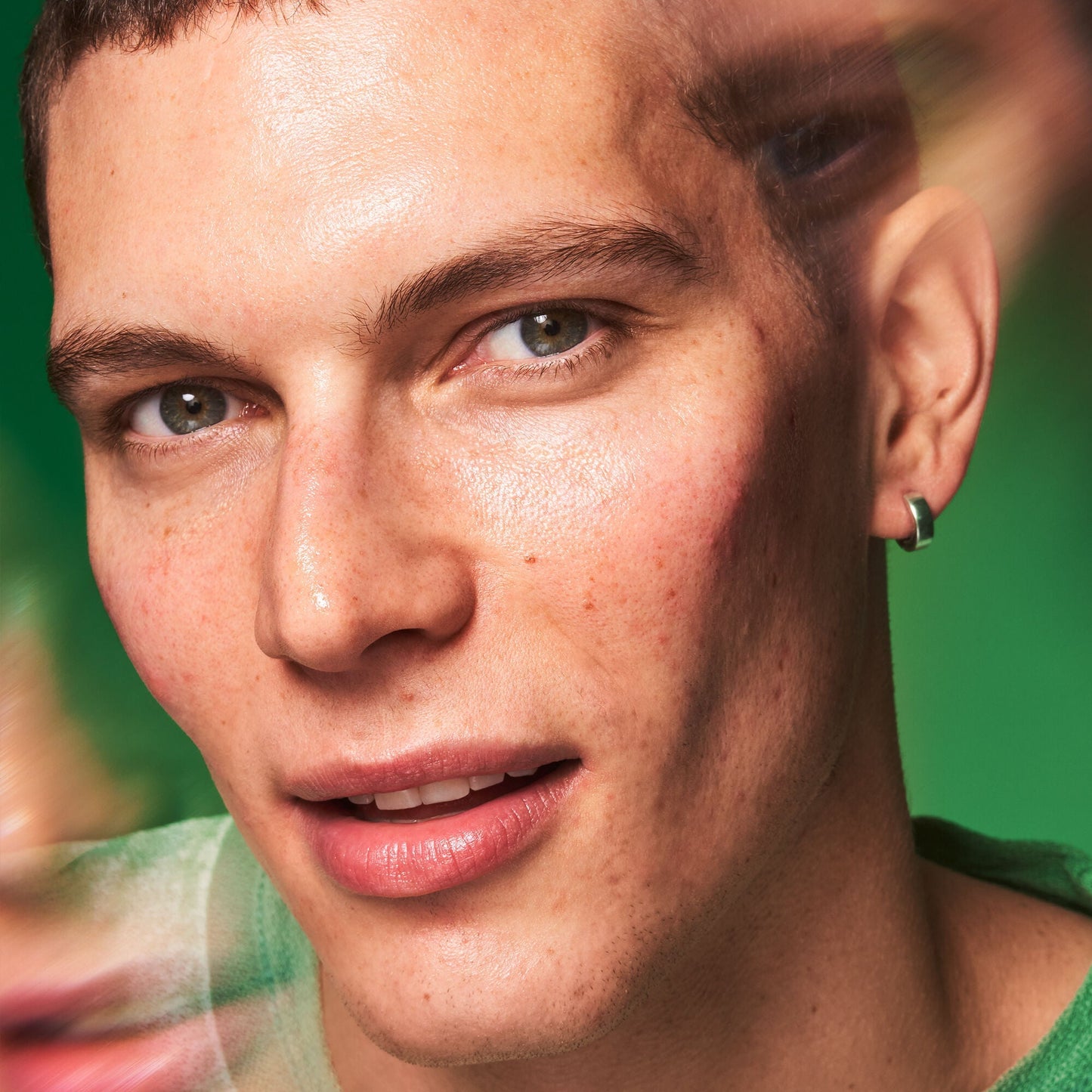 plz-clarify-facial-oil-c1 100924_SKIN_Jean_PlzC_EndLook_0036_v1_RGB_IGF.jpg