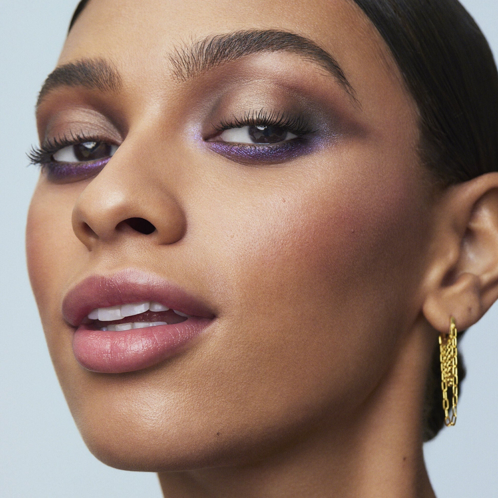 perfect-10-eyeshadow-palette-n9 110722_Adriana_10pcEyeshadow_2060_IGF.jpg