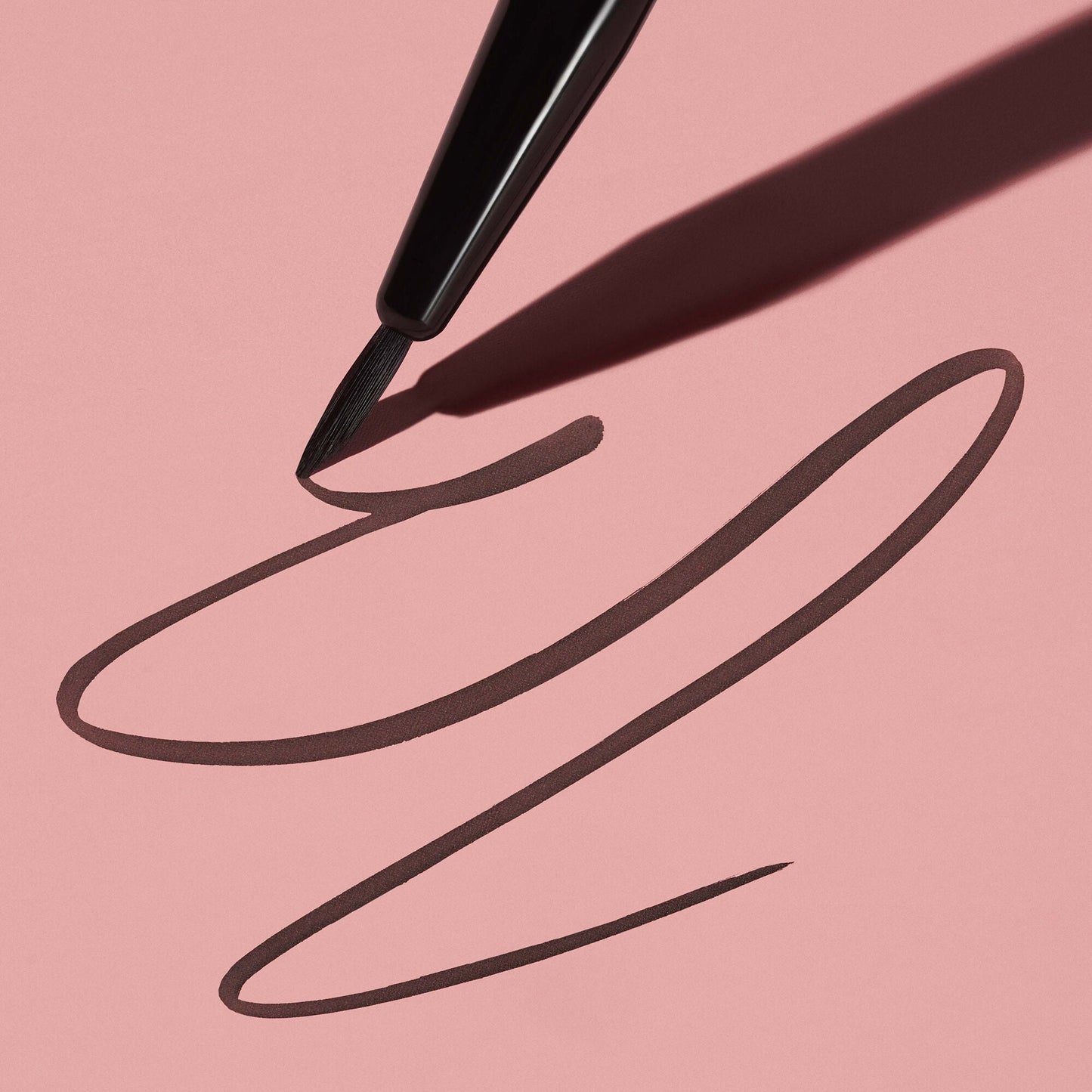 ultra-fine-eyeliner-brush-j0 111124_elf_UltraFine_Brush_0057_MAIN-2-HELICON_358_w2QC_IGF.jpg