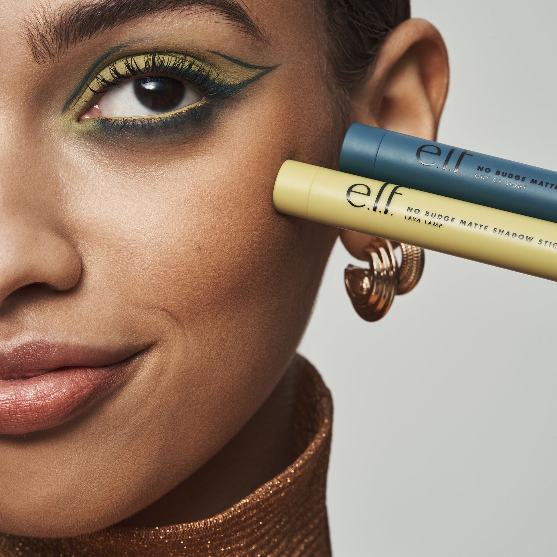 no-budge-matte-shadow-stick-i3 121321_Adriana_NoBudge-Sticks_0152_IGF_170a105b-3bad-446c-abc7-8c689612033b.jpg