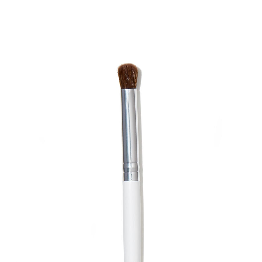 blending-eye-brush-v0 1803_macro.jpg