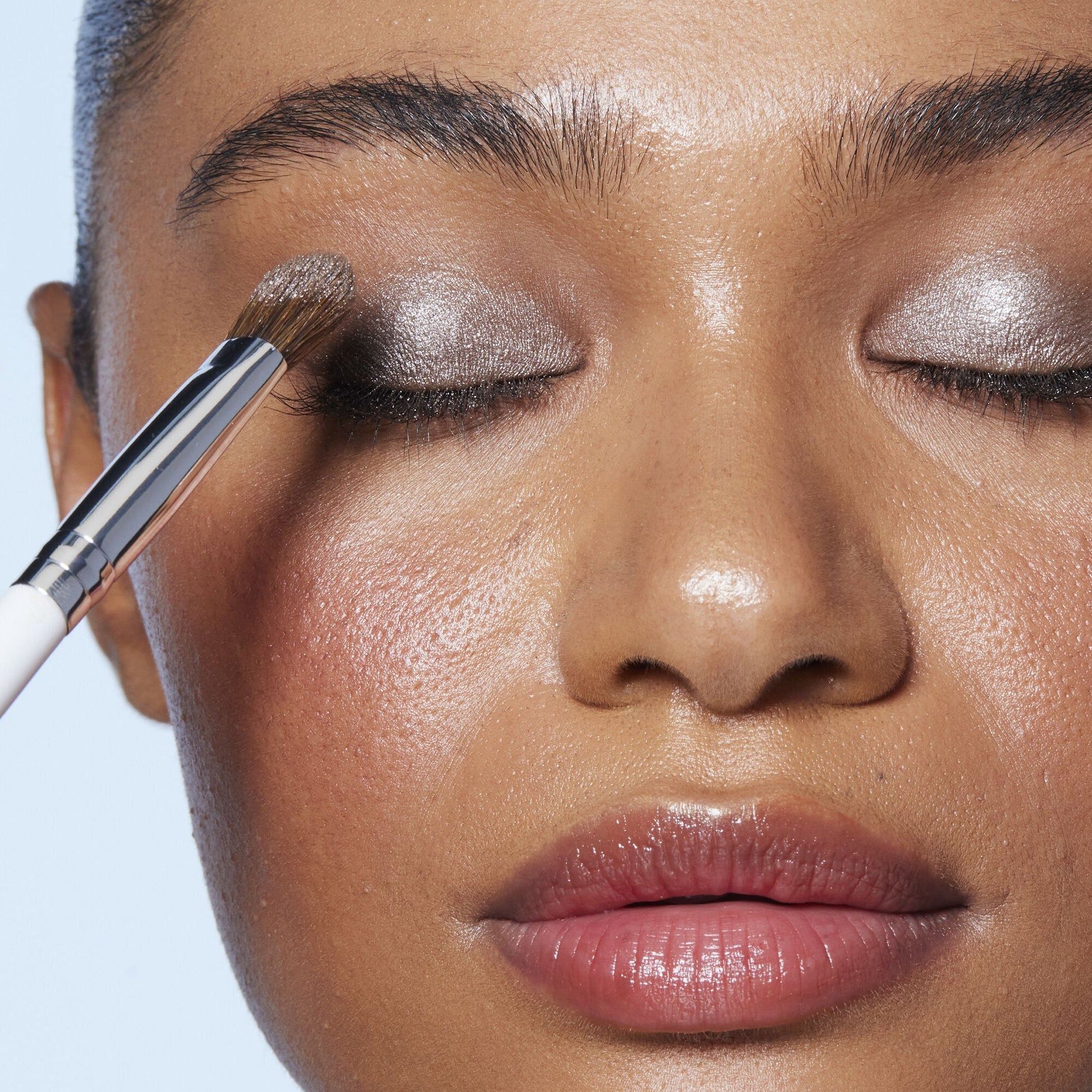 wide-tapered-eyeshadow-brush-d5 21994_Wide_Trapered_Eyeshadow_Brush.jpg