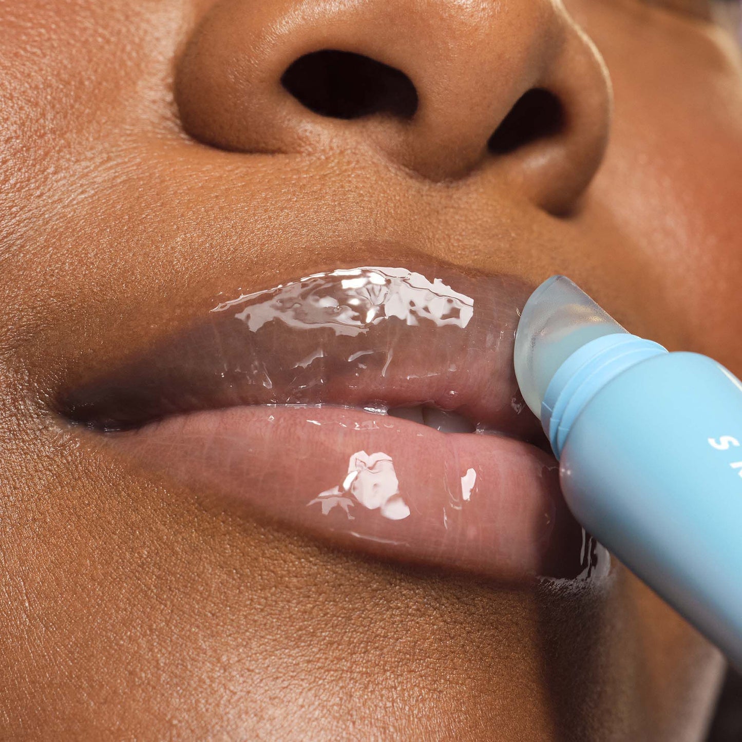 thirst-burst-lip-treatment-m2 57069_SKIN_Enga_Hibiscus_Macro_033_w3QC_RGB_2000x2000_fd68b6a3-ae05-431e-bbc0-31407d9fed44.jpg