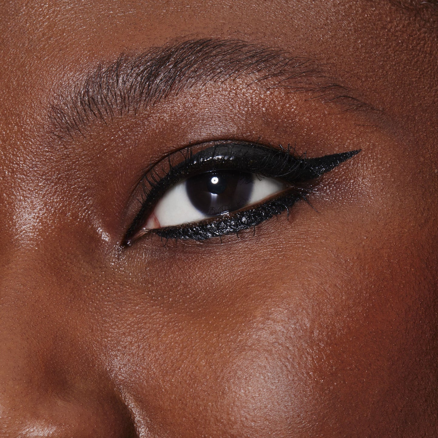 h2o-proof-inkwell-eyeliner-j2 82969_DJ_H20_PROOF_INKWELL_EYELINER_MACRO.jpg