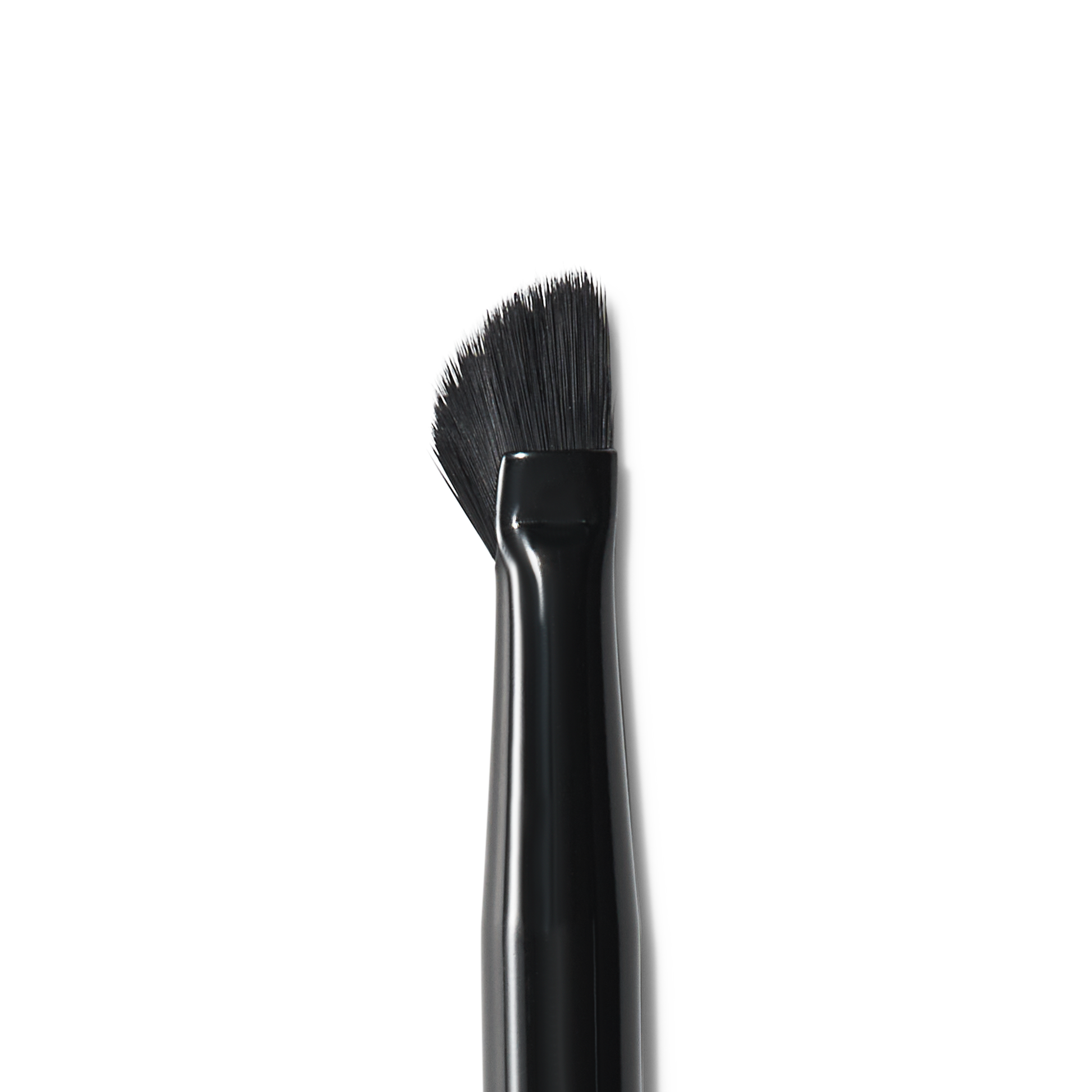 wing-it-liner-brush-h0 84091_MACRO_R.png