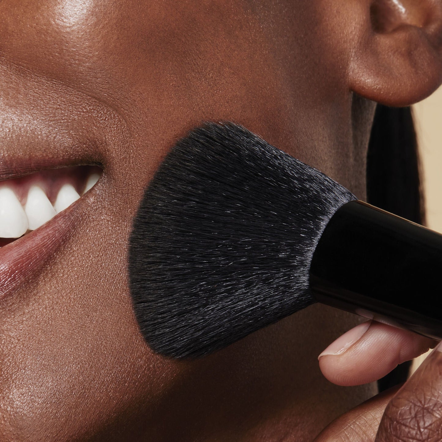 full-face-and-eye-makeup-brush-set-with-travel-case-y6 84674_FULL_FACE_EYE_BRUSH_SET_POWDER_BRUSH_DJ_0118.jpg
