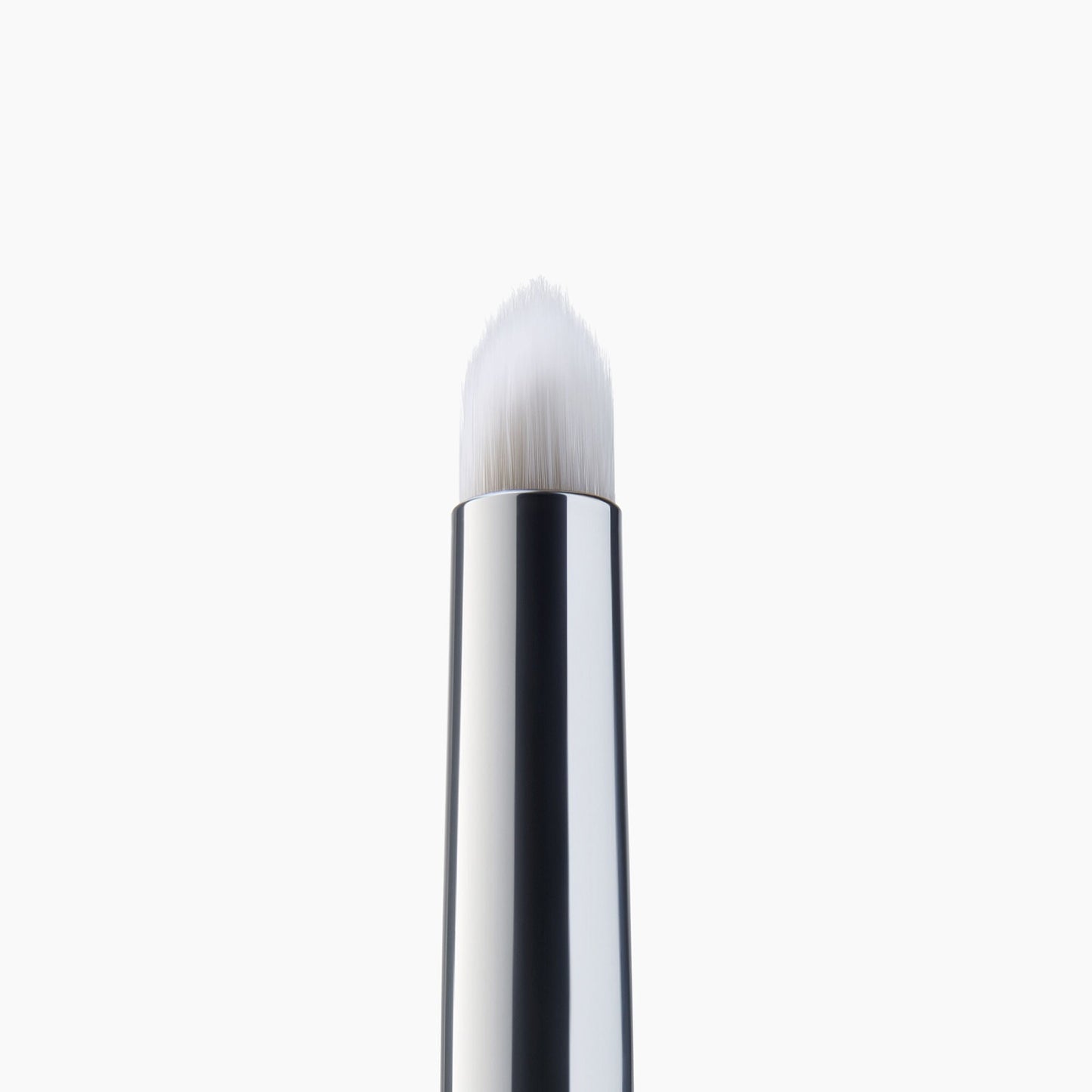 precision-smudge-brush-l2 85311_PrecisionSmudgeBrush_Macro_V2.jpg